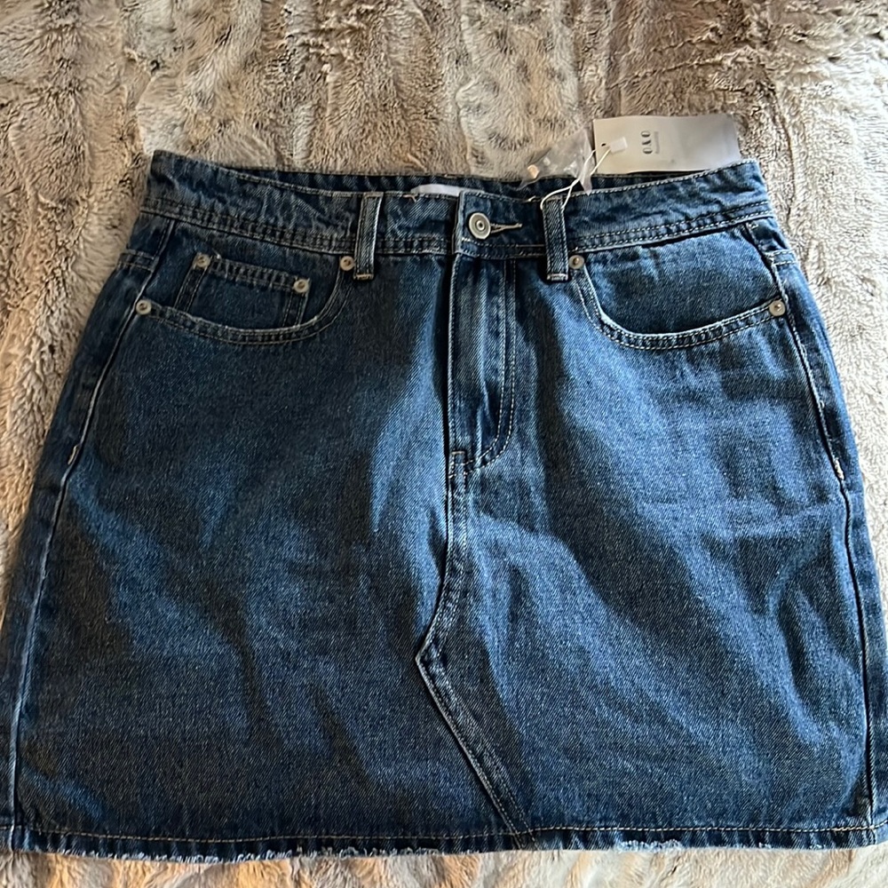 O & O Denimwear Sz L Mini Skirt With Hearts On Back NWT
